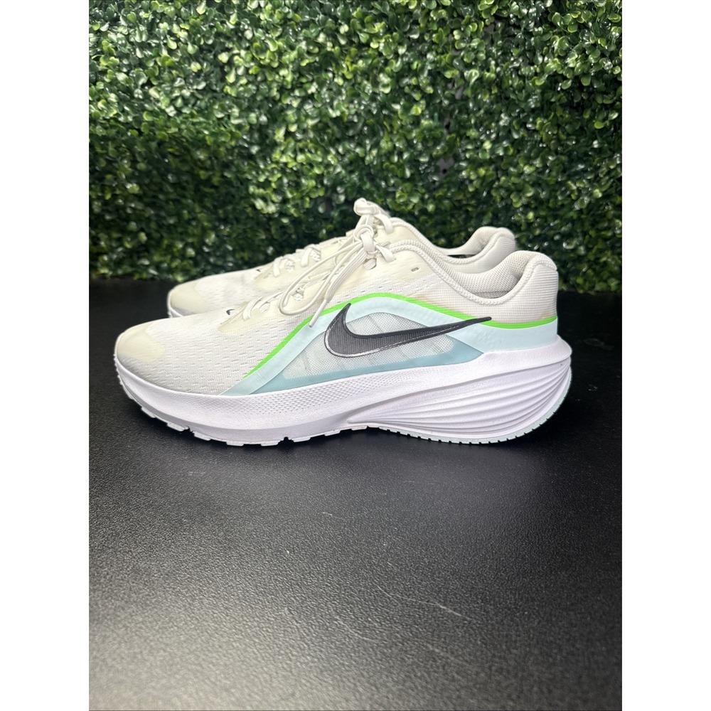 NIKE Downshifter 14 Running Shoes Mens Size 11.5 White Green Sneakers